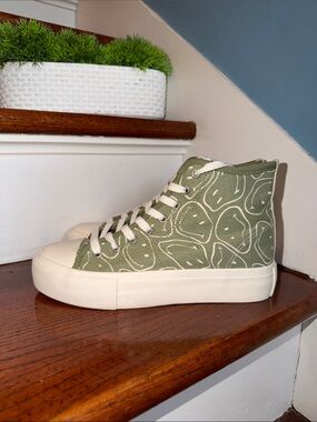 American Eagle Smiley Face High-Top Canvas Sneaker - Olive Green Size 7
